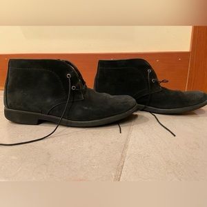 Hush Puppies | Black Suede chukka booties